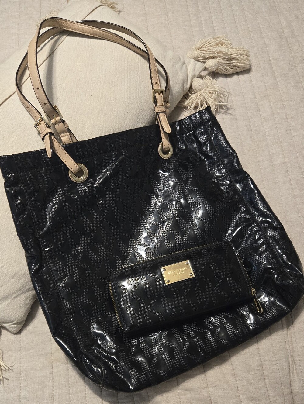 Michael Kors Black Patent Tote w/ Beige Leather Straps AND Matching Wallet *SET*